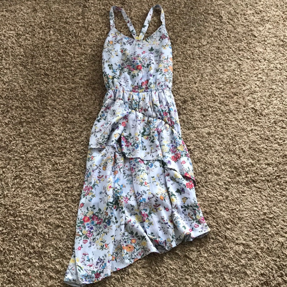 Floral dress with crisscross back. NWT XS